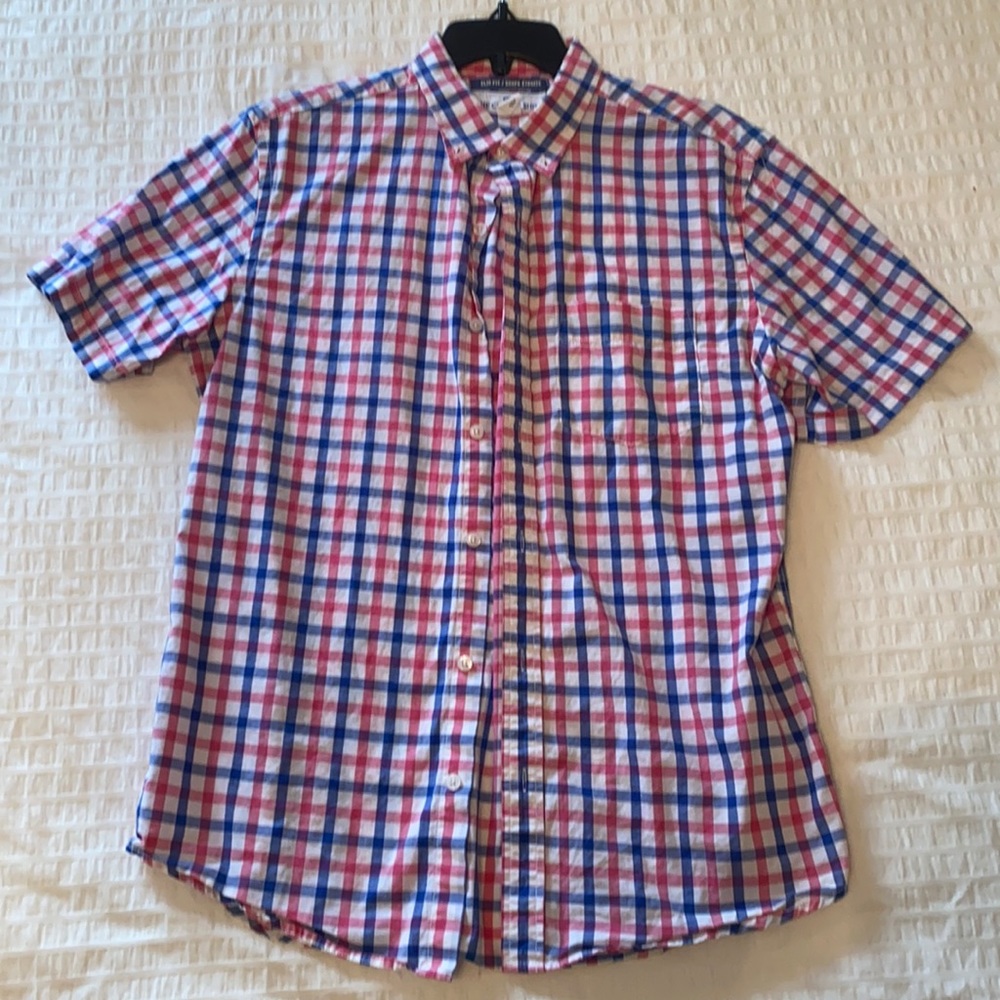 Old navy men’s button down T-shirt